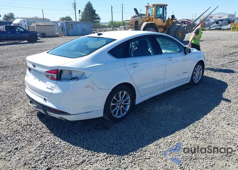 2017 Ford Fusion Hybrid Se z USA, uszkodzony, nr VIN 3FA6P0LU9HR400659